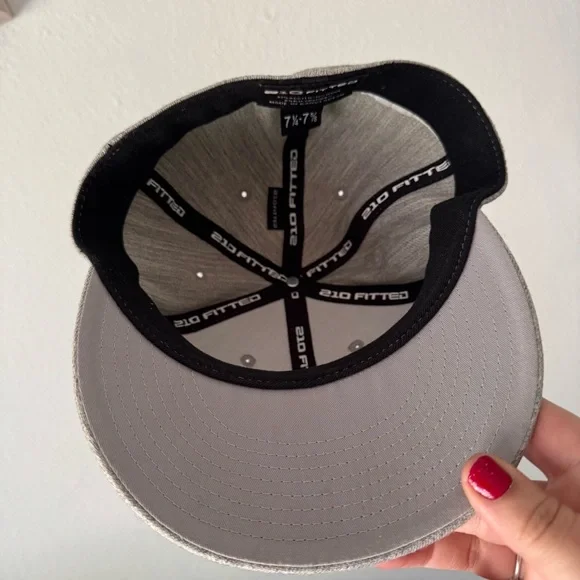 Double Mountain Brewery Hops Logo Fitted Hat Wool Blend NEW Stylish - Picture 6 of 8